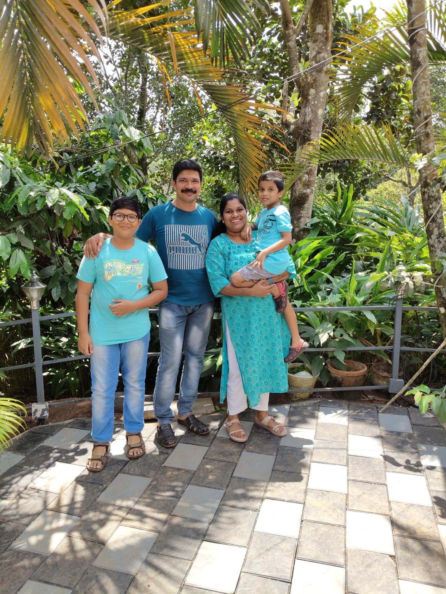 Arabian Holiday Resort With Swimming Pool In Idukki Calvary Mount Kültér fotó